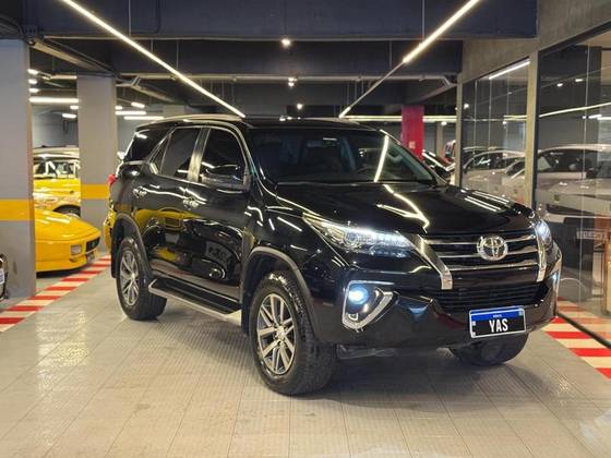 TOYOTA HILUX SW4 2.8 SRX 4X4 16V TURBO INTERCOOLER DIESEL 4P AUTOMÁTICO